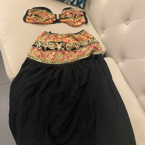 Catalina bikini top and skirt cover up - no bottom - Picture 2 of 4